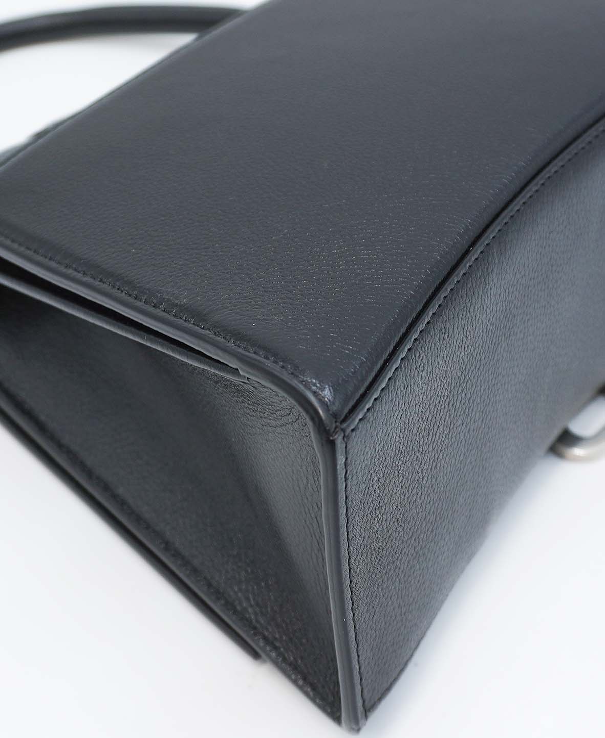 Grained Calfskin Hourglass Medium Top Handle Bag Black