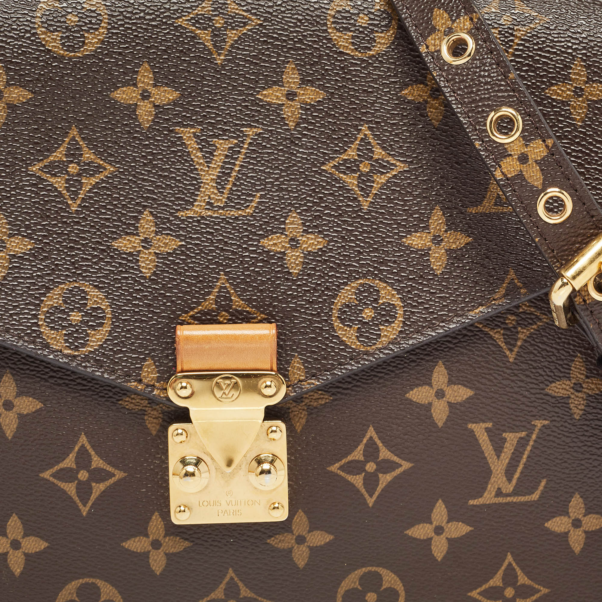 Louis Vuitton Monogram Canvas Pochette Metis Bag..