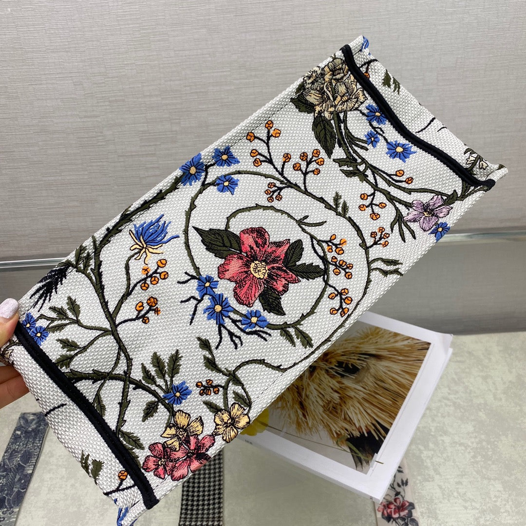 GLAMI MeGLAMIum Book Tote Bag By Maria Grazia Chiuri For Women 14in/36cm CD