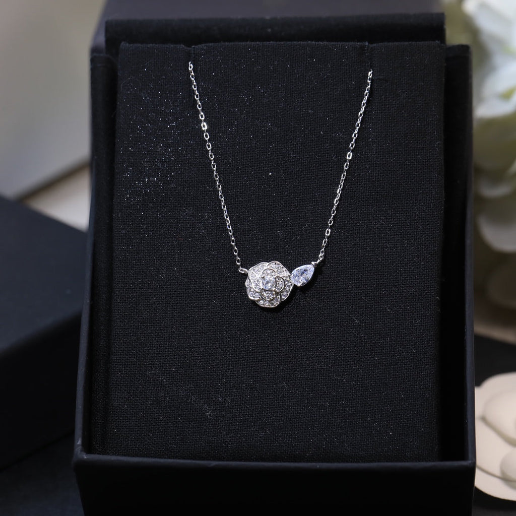 EN - Lux Necklace CHL007
