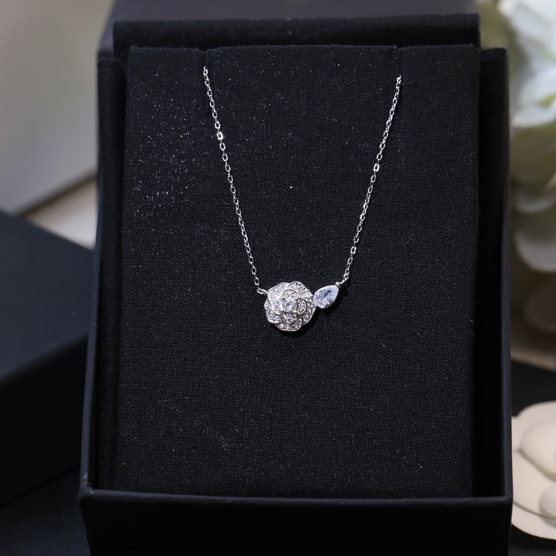 EN - Lux Necklace CHL007
