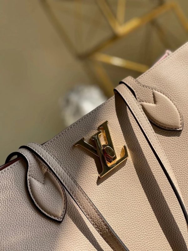 LOV2 Bags - Luxurious Bags  1429