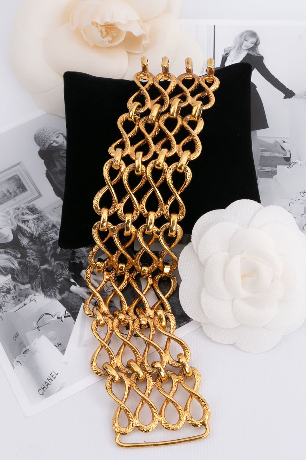 Bracelet articulÃƒÆ’Ã‚Â© en mÃƒÆ’Ã‚Â©tal dorÃƒÆ’Ã‚Â© Chanel