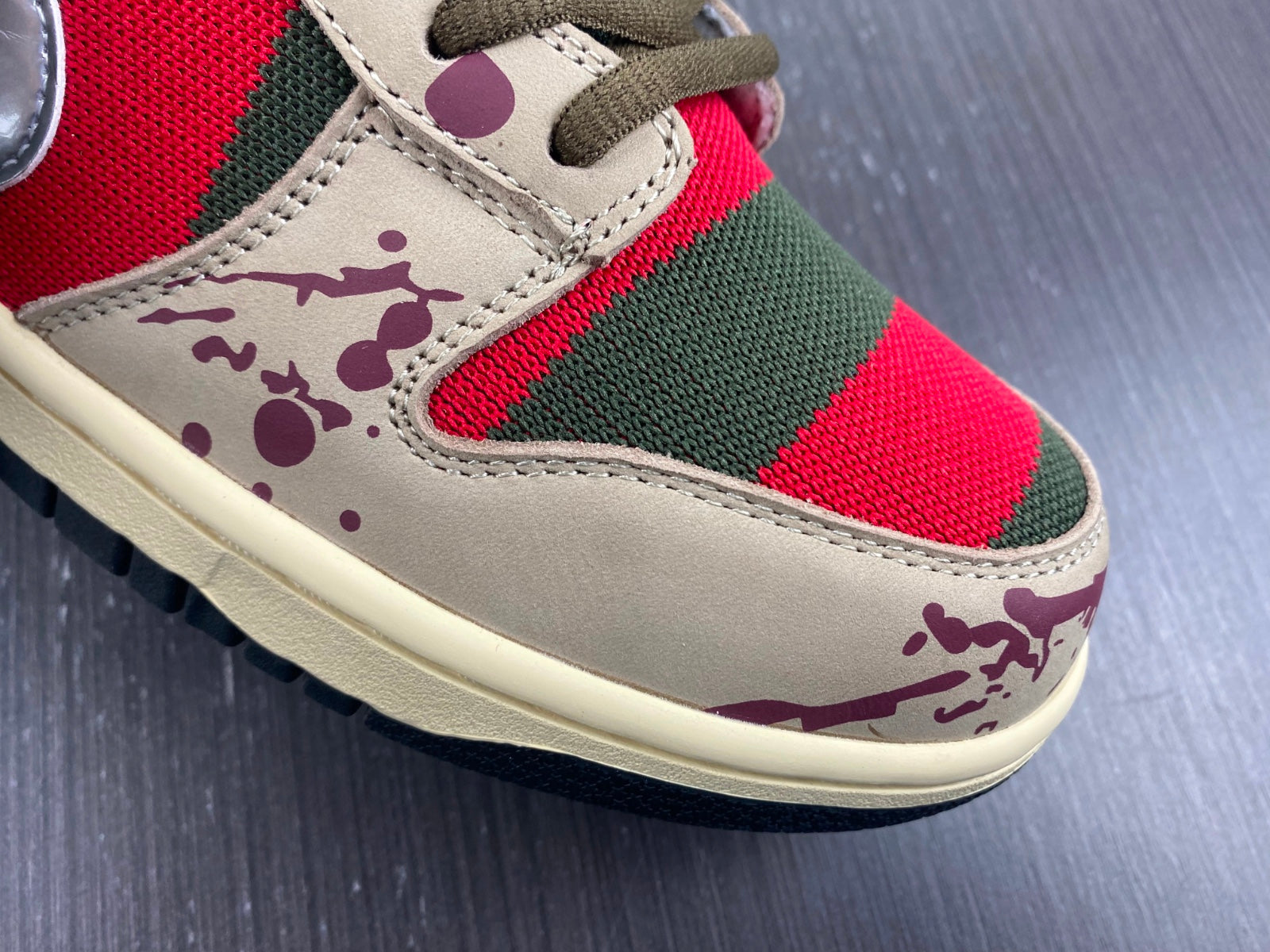 Designer SB Dunk Low Ã¢â‚¬Å“Freddy KruegerÃ¢â‚¬Â