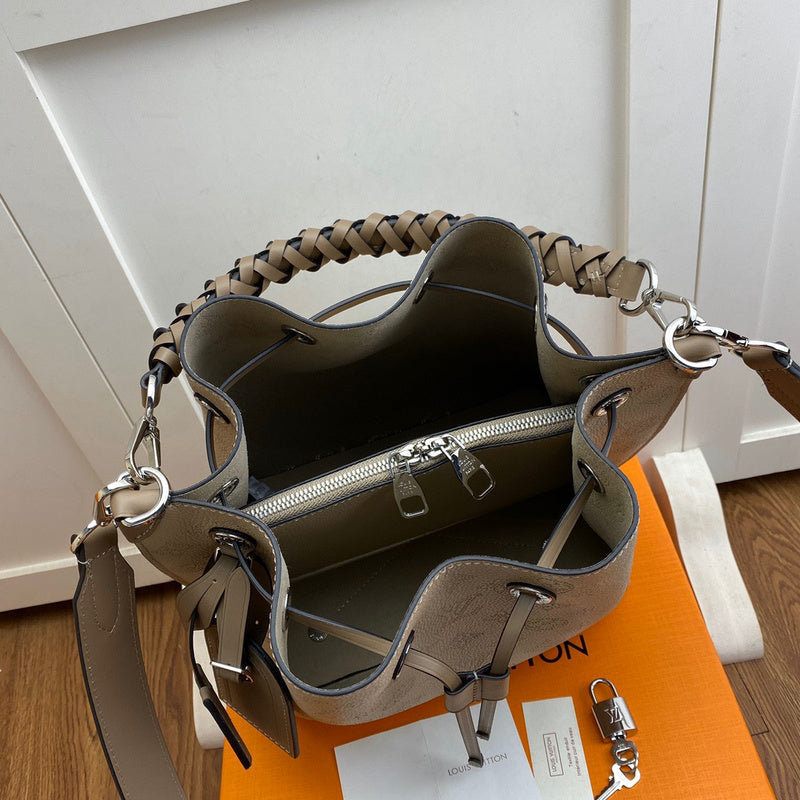 LOV2 Bags - Luxurious Bags  1833