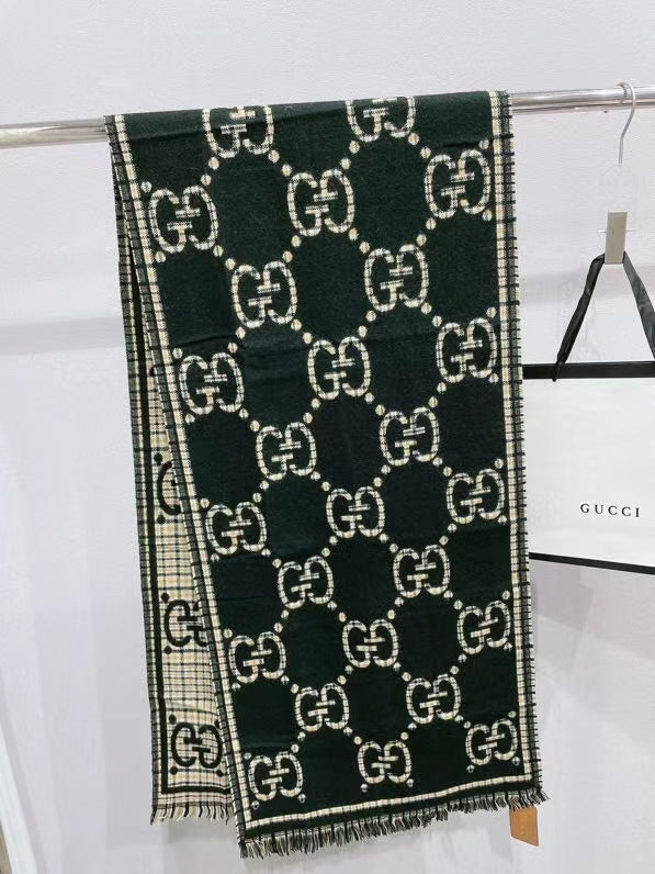 EN - Luxury GCI Scarf 025