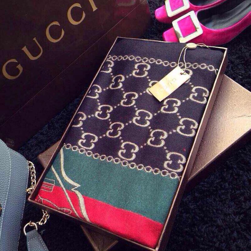 EN - Luxury GCI Scarf 017