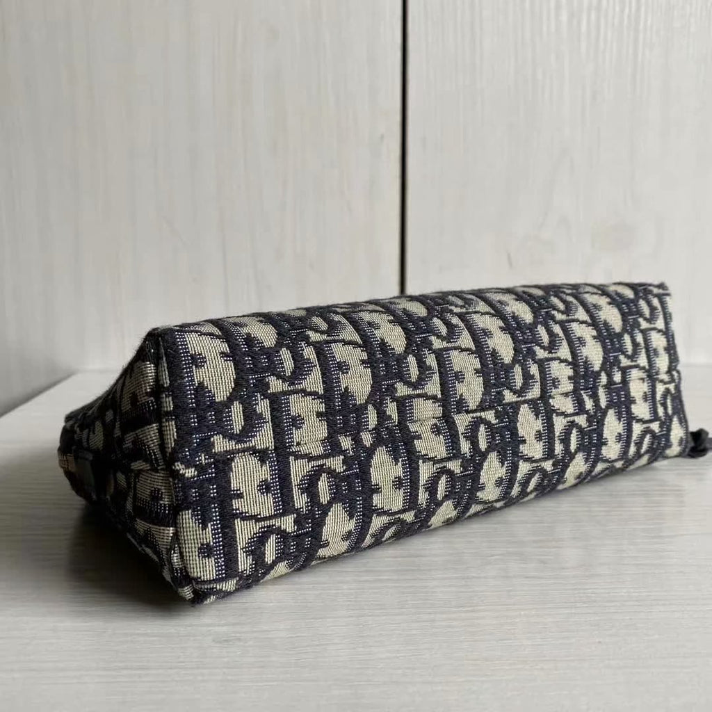 GLAMI Large GLAMI Oblique Beauty Bag Black For Women 9in/23cm CD