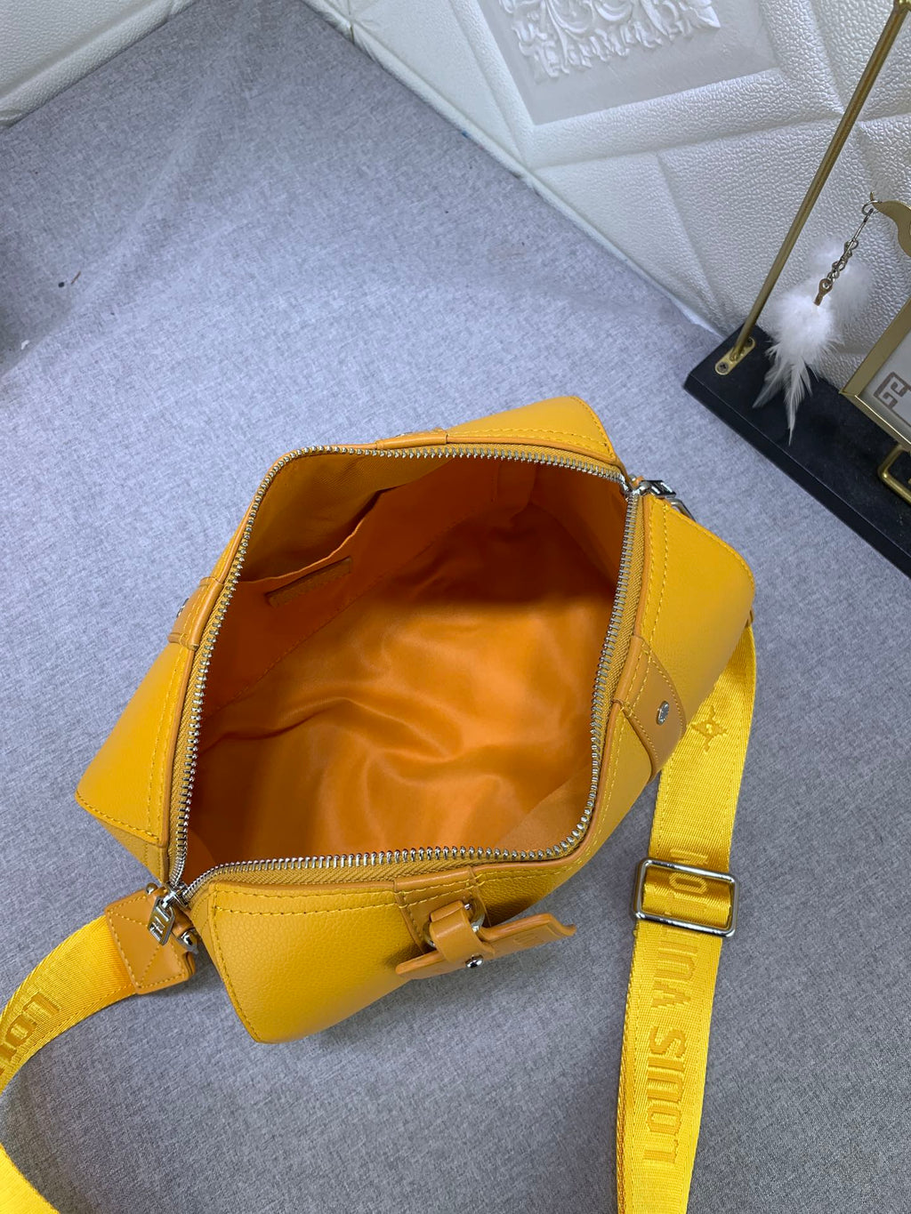 EN - New Arrival Bags LUV 680