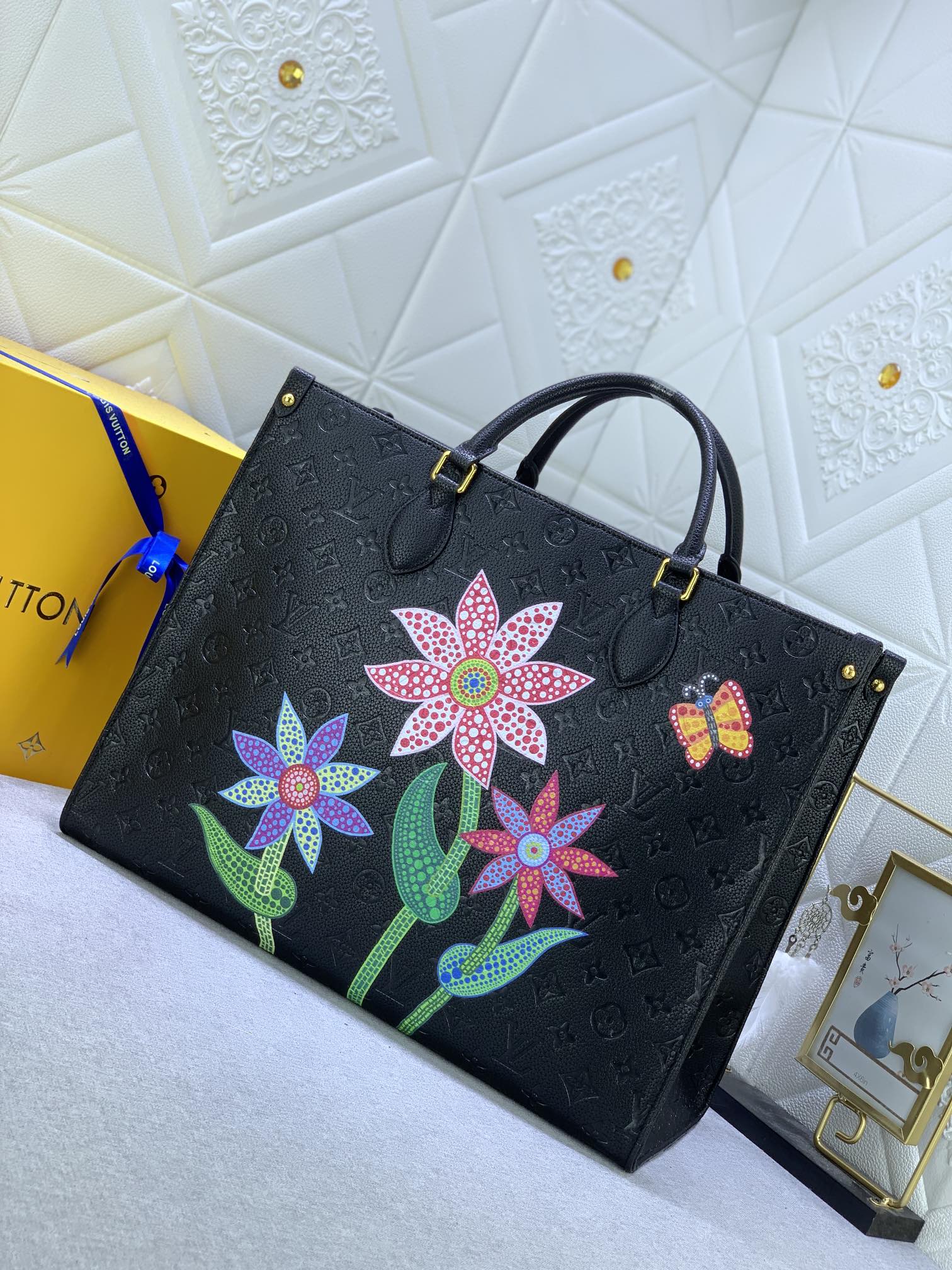 EN - Luxury Bags LUV 769