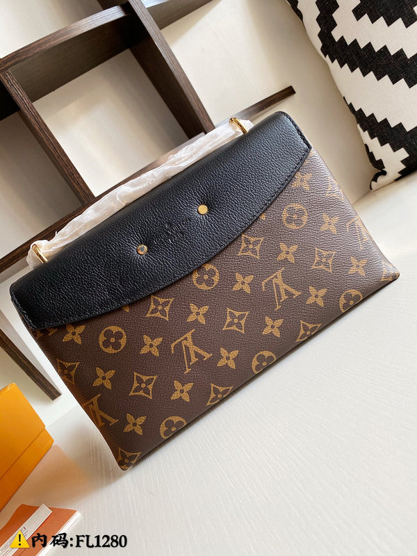 LOV2 Bags - Luxurious Bags  2649