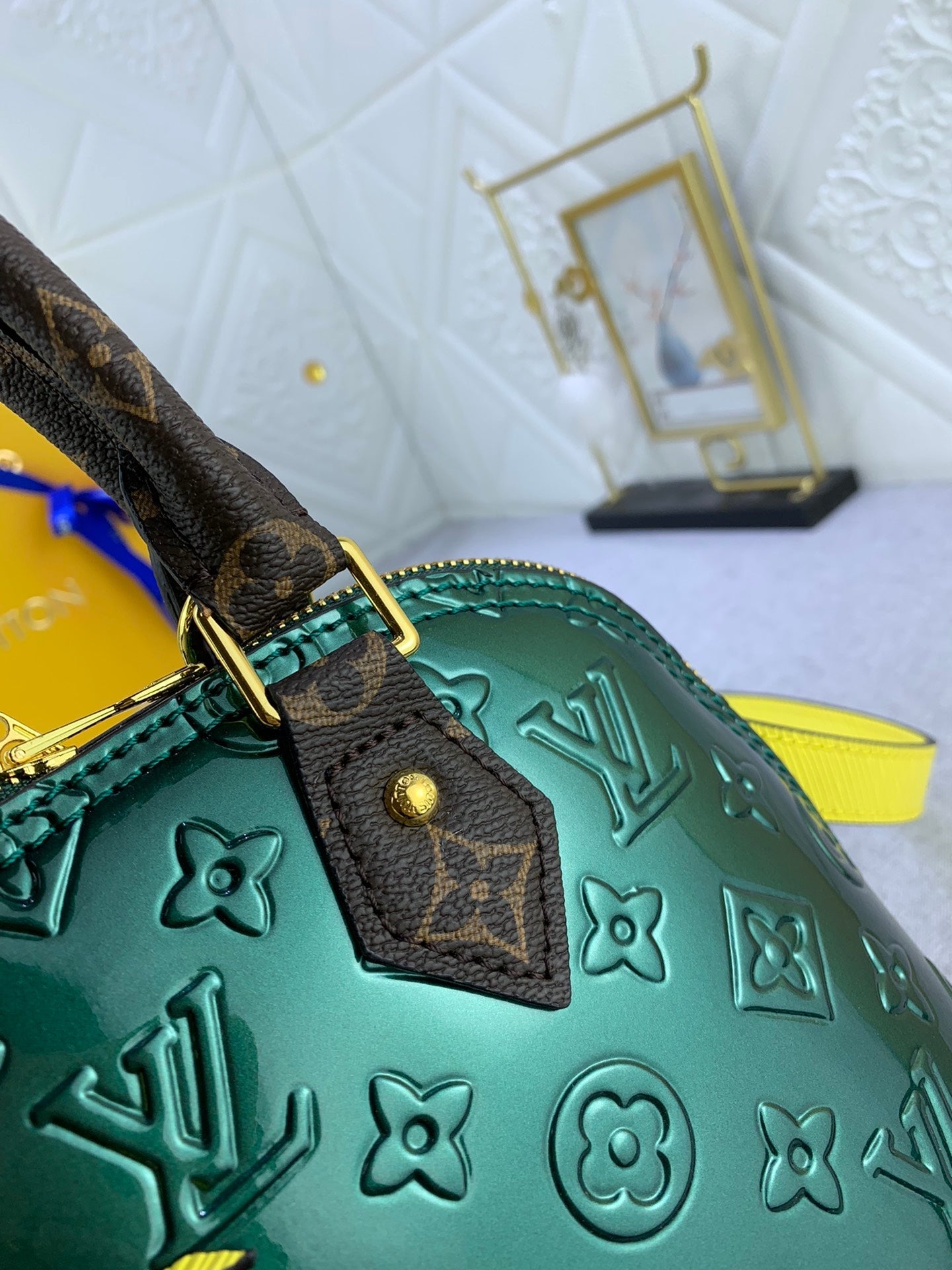 EN - Luxury Bags LUV 834