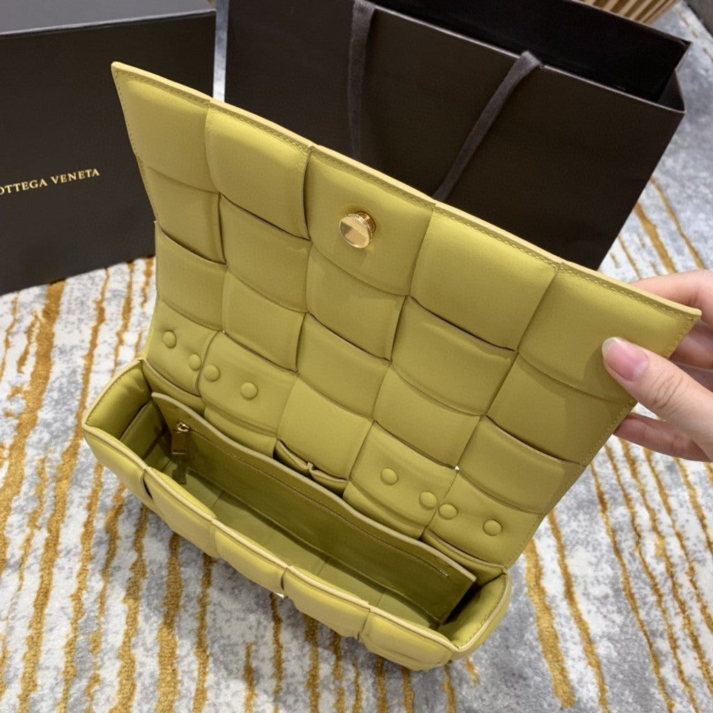 GLAMI Chain Cassette Bag For Women 10.2in/26cm In Yellow