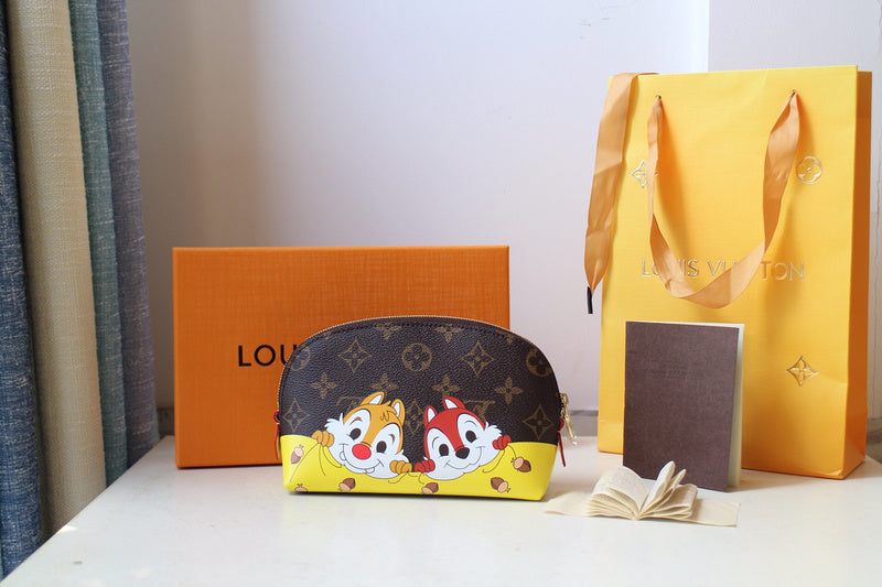 LOV2 Bags - Luxurious Bags  1850
