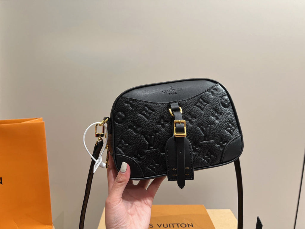 EN - Luxury Bags LUV 757