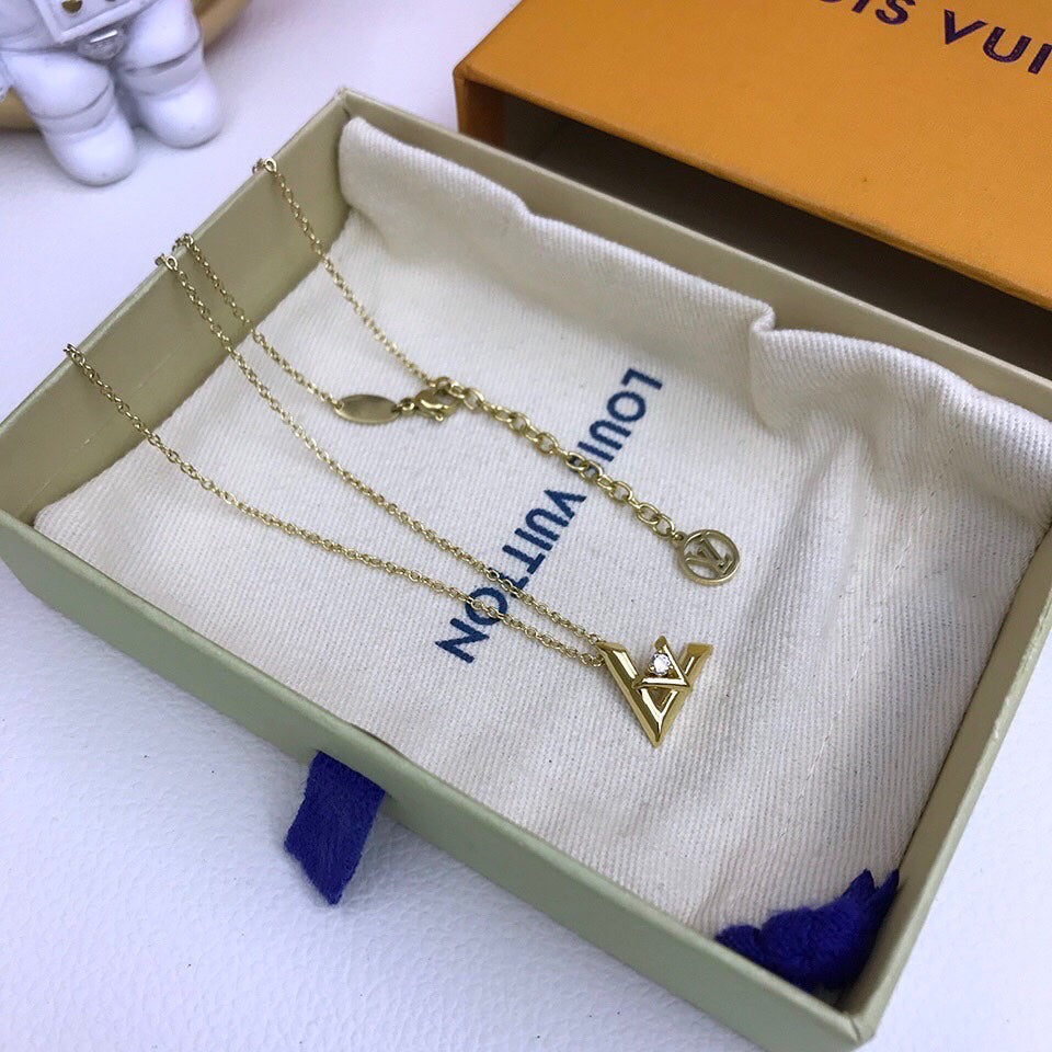 EN - Lux Necklace LUV015