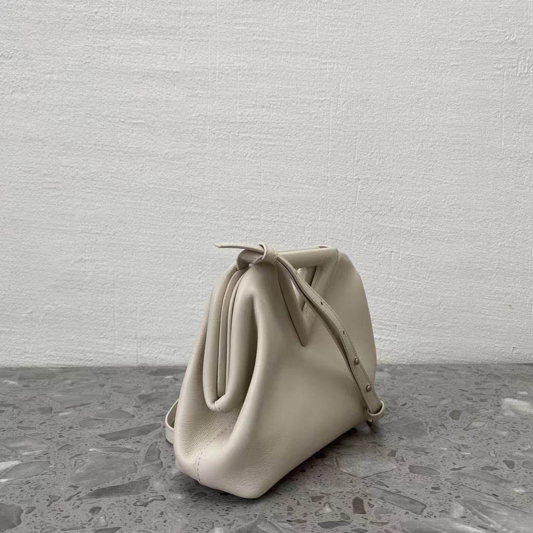 GLAMI Point White, For Women, WomenÃƒÂ¢Ã¢â€šÂ¬Ã¢â€žÂ¢s Bags 8.6in/22cm 658476VCP409137