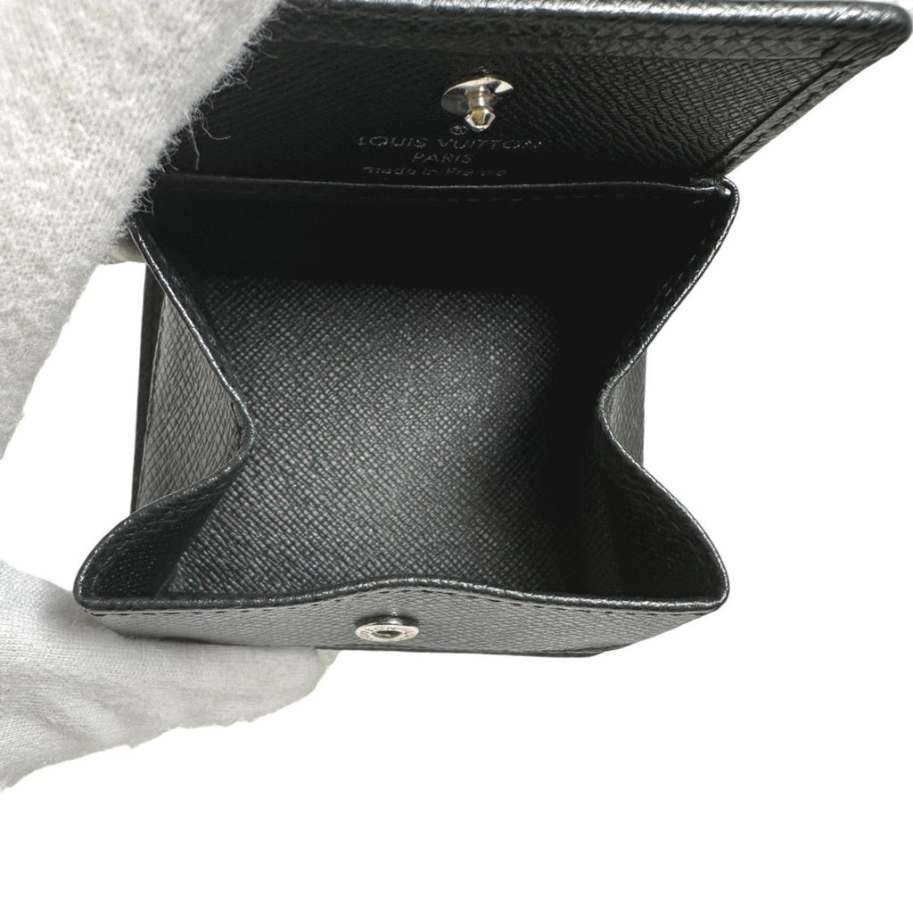Louis Vuitton Taiga  Leather Wallet  ()