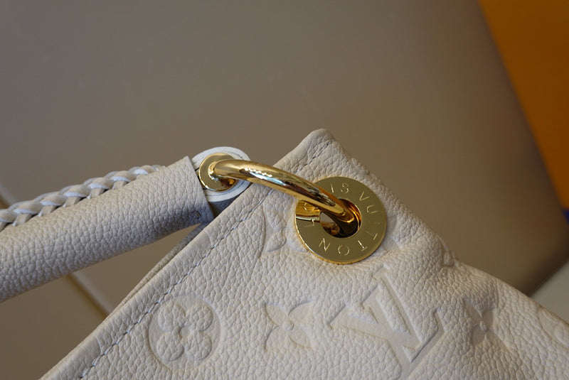 LOV2 Bags - Luxurious Bags  1547