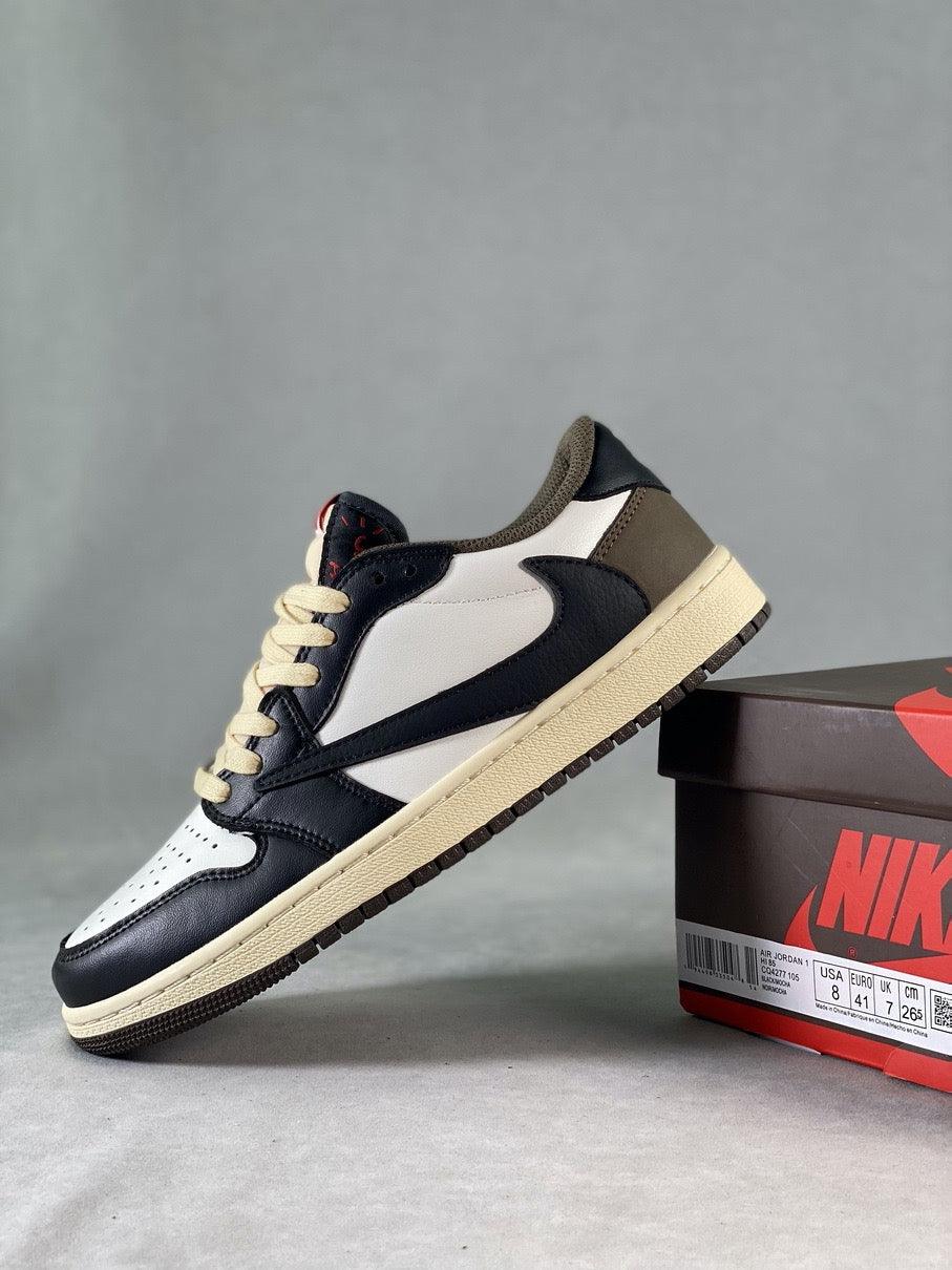 Designer Travis Scott ÃƒÆ’Ã¢â‚¬â€ Air Jordan 1 Low OG ÃƒÂ¢Ã¢â€šÂ¬Ã…â€œReverse M CQ4277 105