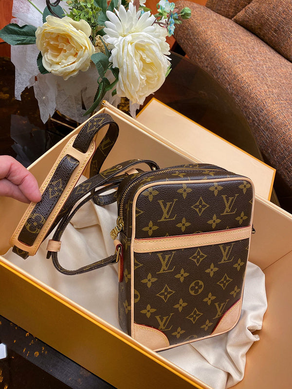 LOV2 Bags - Luxurious Bags  2601
