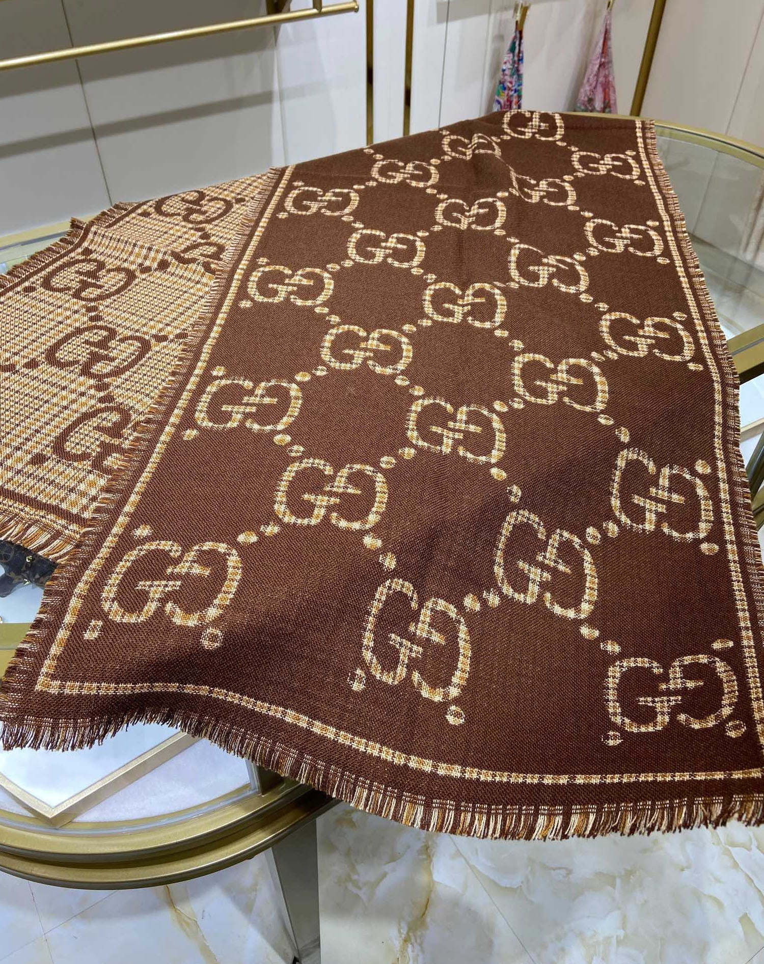 EN - Luxury GCI Scarf 020