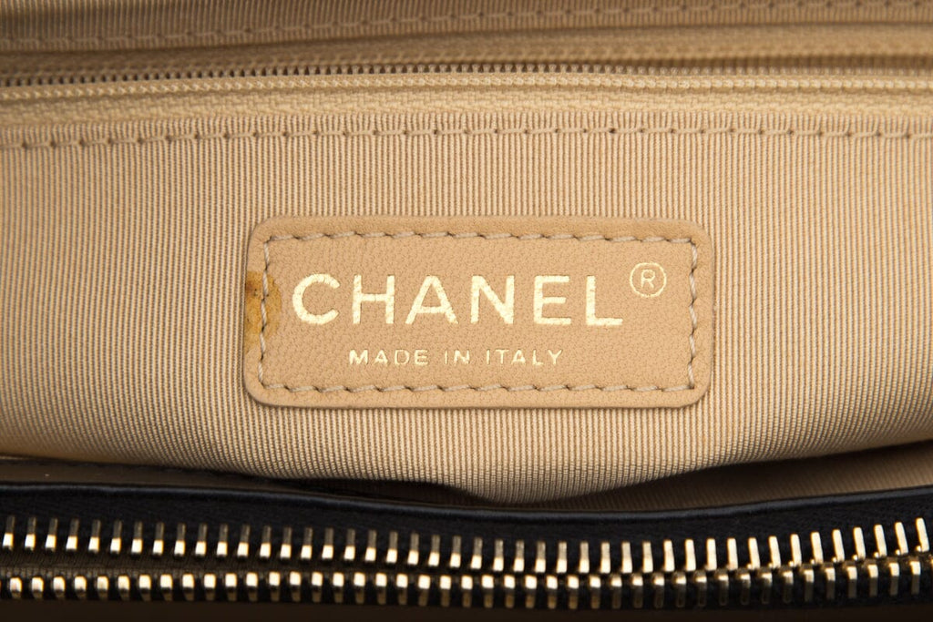Chanel Black & Cream Mix hopping Handbag