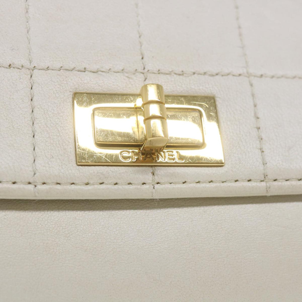CHANEL Choco Bar line Chain Shoulder Bag Leather White CC bs10047