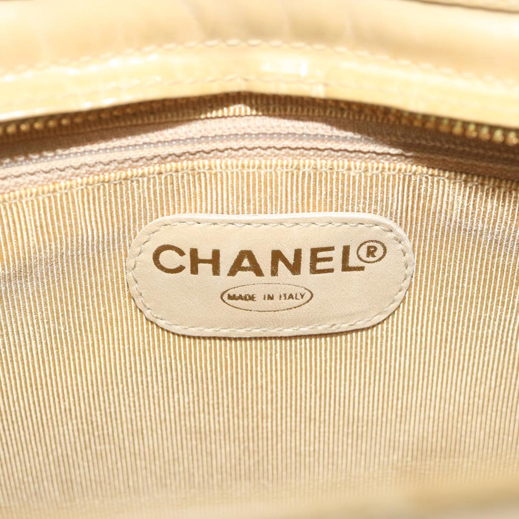 CHANEL Shoulder Bag Patent leather Beige CC bs10487