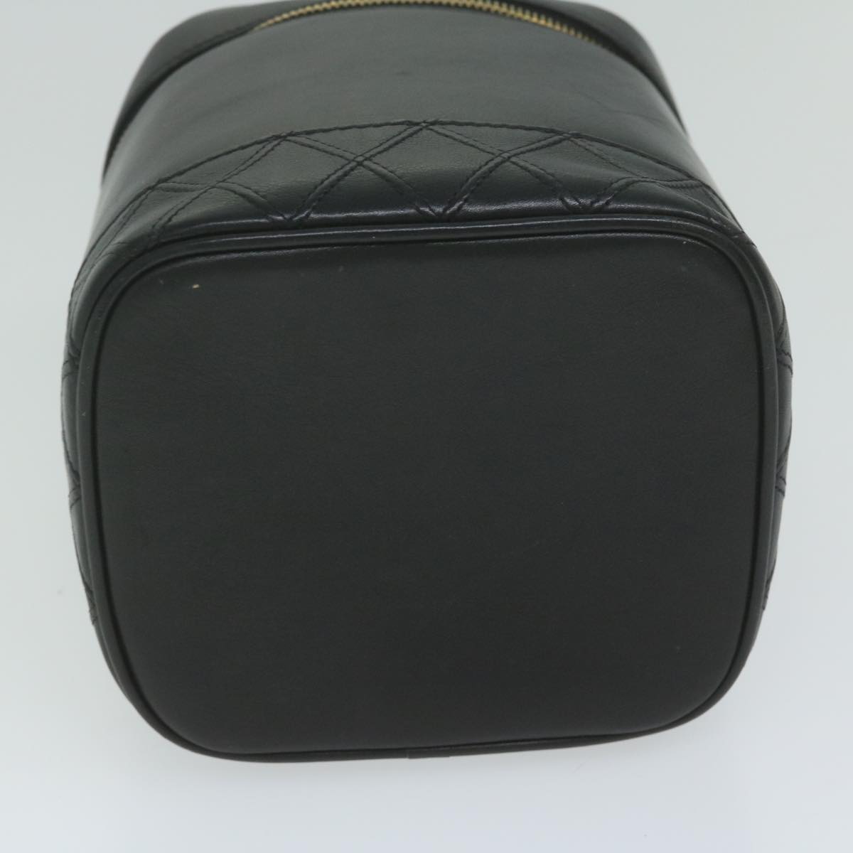 CHANEL Vanity Cosmetic Pouch Leather Black CC bs10975