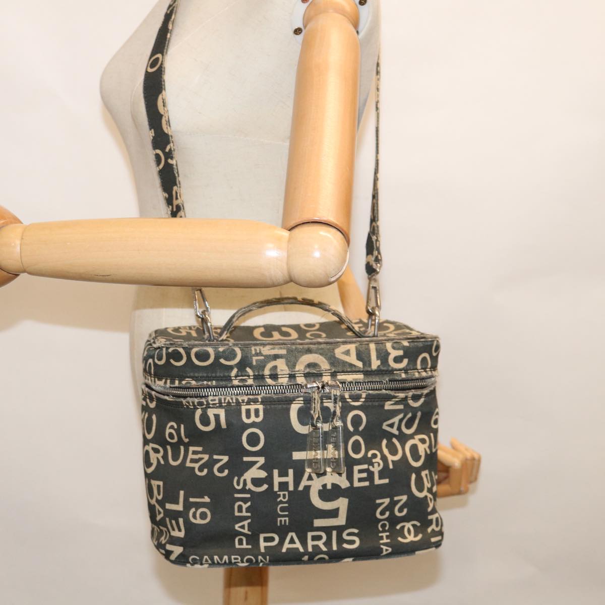 CHANEL Bycy Vanity Cosmetic Pouch Canvas Black CC bs11565