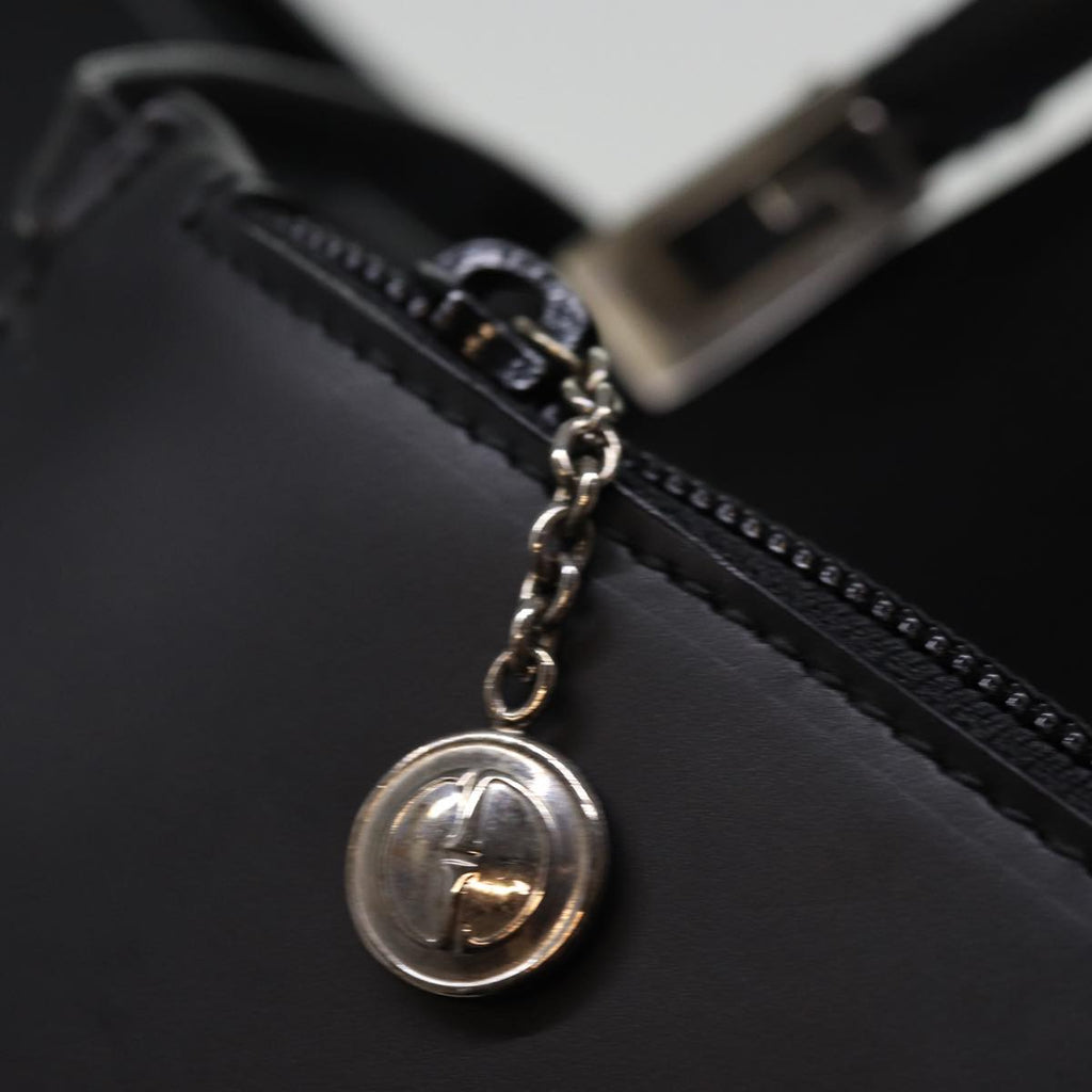 GUCCI Shoulder Bag Leather Black 001 1705 1942 bs14678