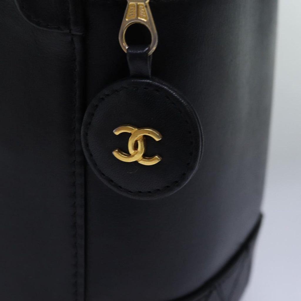 CHANEL Bicolole Vanity Cosmetic Pouch Leather Black CC bs14989