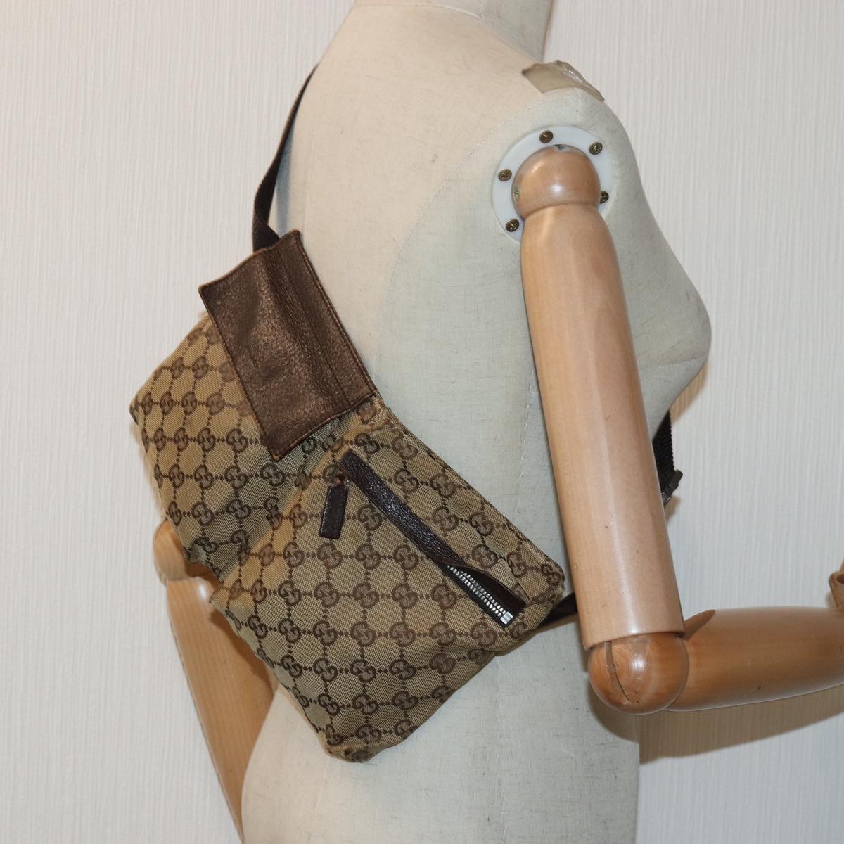 GUCCI GG Canvas Waist bag Beige 28566 bs16083