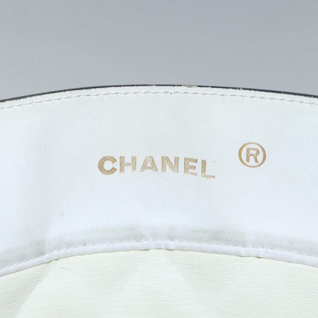 CHANEL Matelasse Chain Shoulder Bag Lamb Skin White Gold CC bs17675