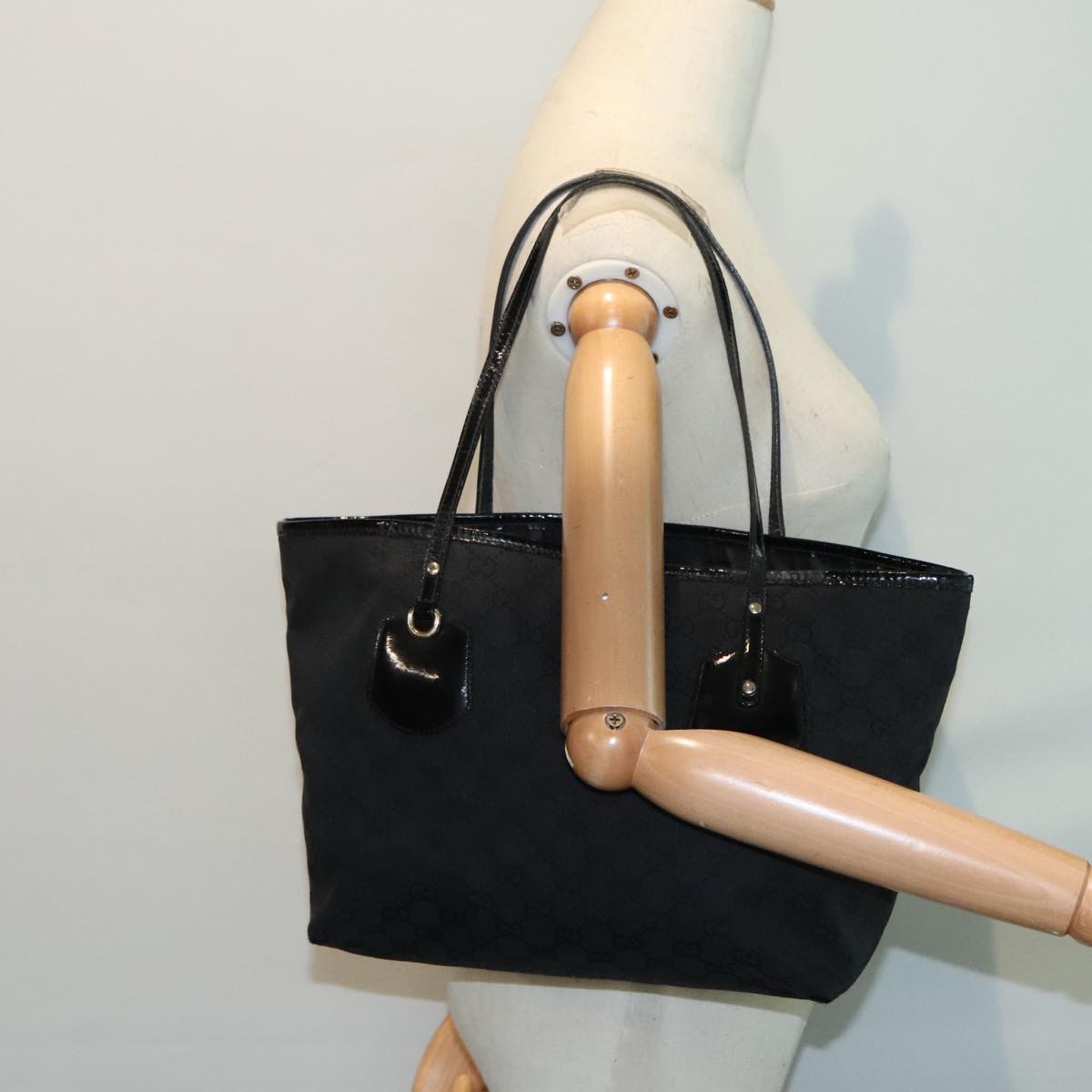 GUCCI GG Canvas Tote Bag Black Gold 211976 bs17989