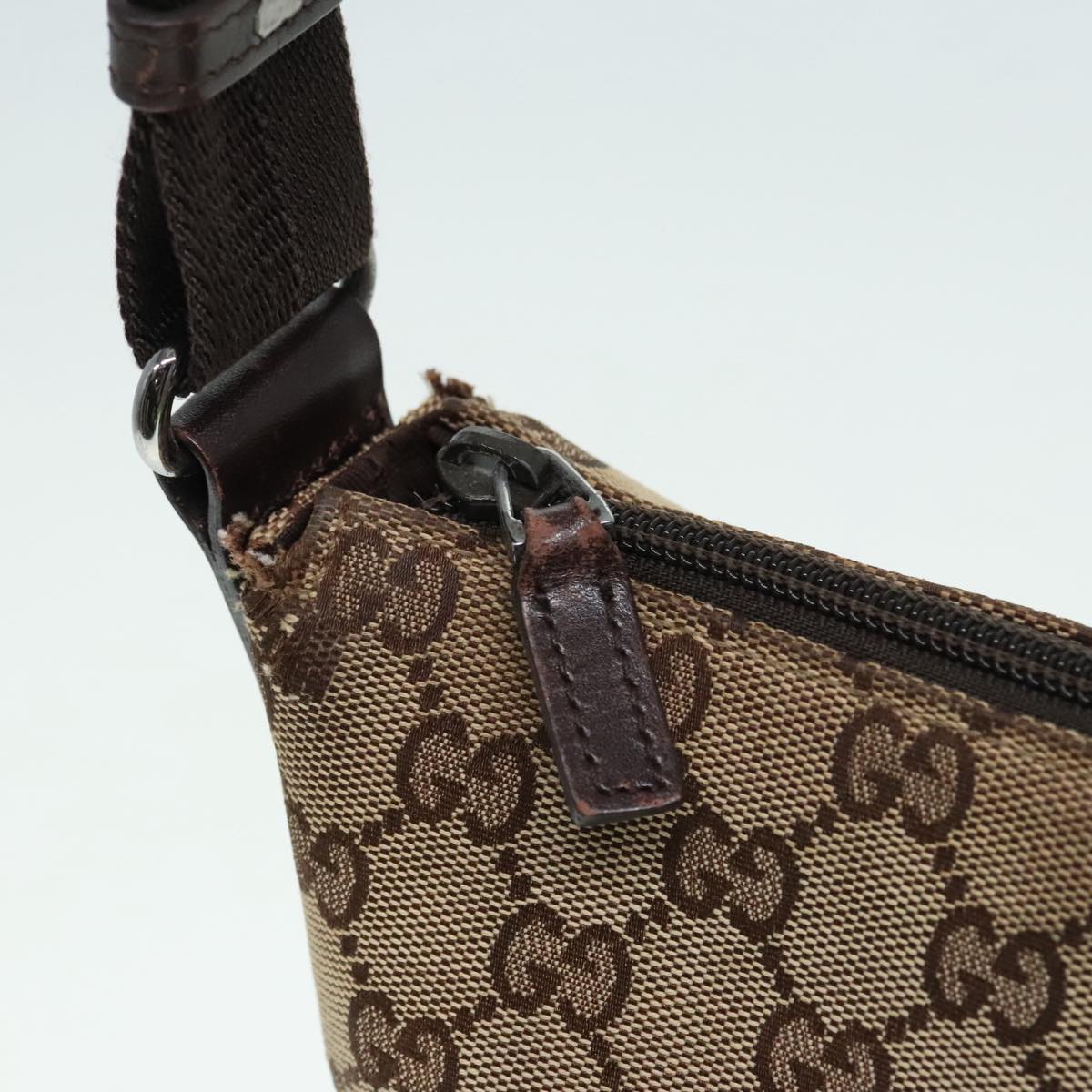 GUCCI GG Canvas Shoulder Bag Beige bs18113