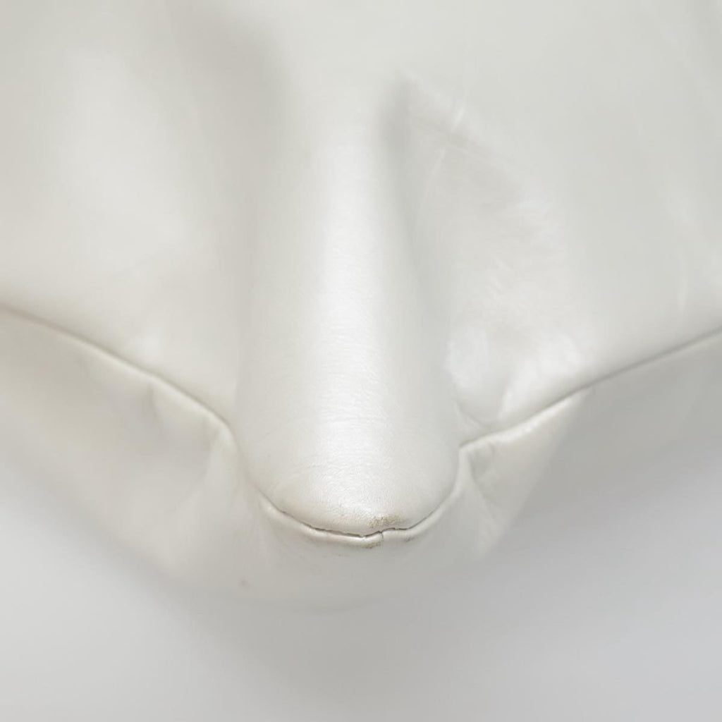 CHANEL Matelasse Hand Bag Leather White CC bs18834