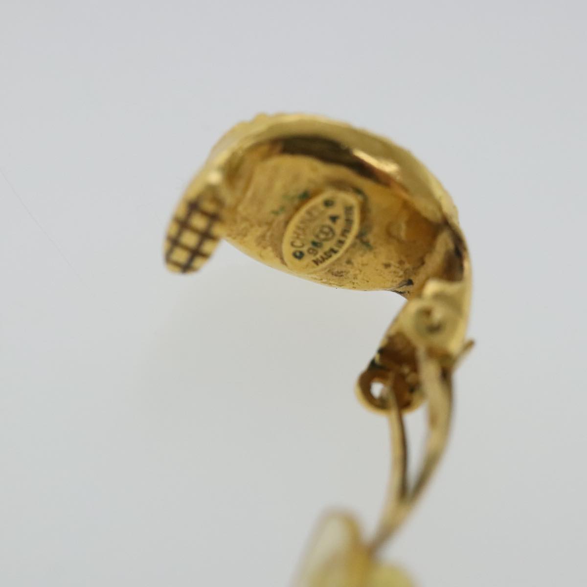 CHANEL Earring metal Gold Tone CC bs19064