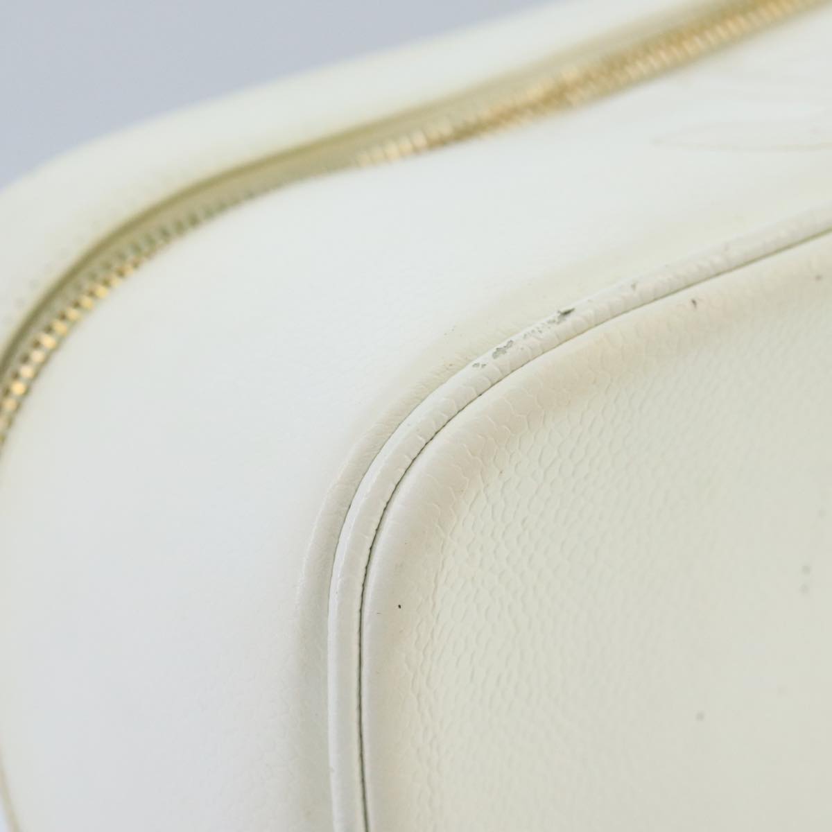 CHANEL COCO Mark Vanity Pouch Caviar Skin White Gold CC bs19425