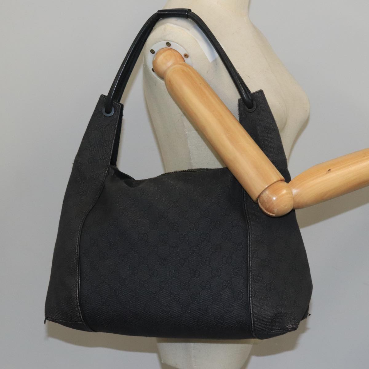 GUCCI GG Canvas Shoulder Bag Black 101292 bs20061