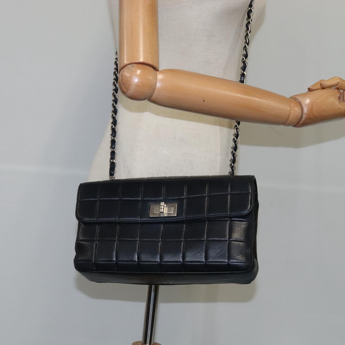 CHANEL Choco Bar Chain Shoulder Bag Lamb Skin Black CC bs21132