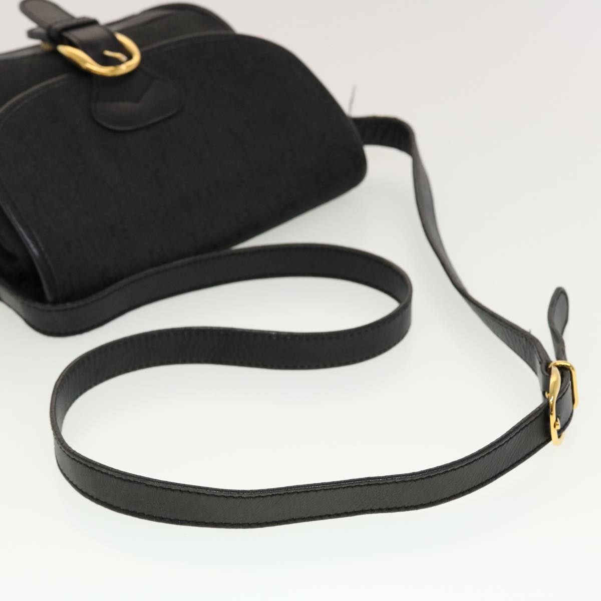 GUCCI GG Canvas Shoulder Bag Black bs5469