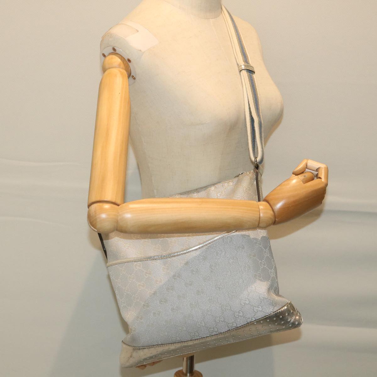 GUCCI GG Canvas Shoulder Bag Canvas Silver bs9991