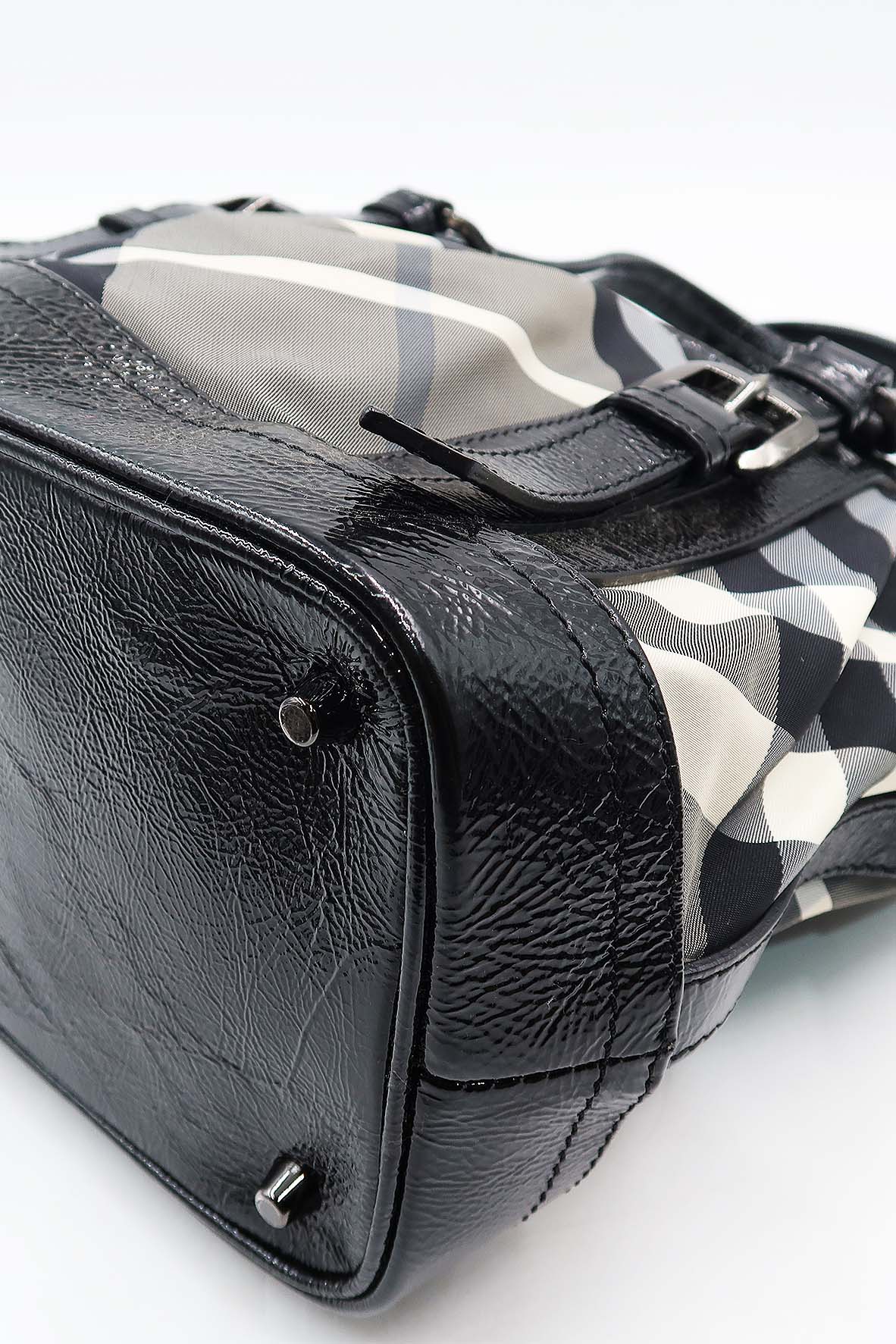 Lowry Beat Check Tote Black