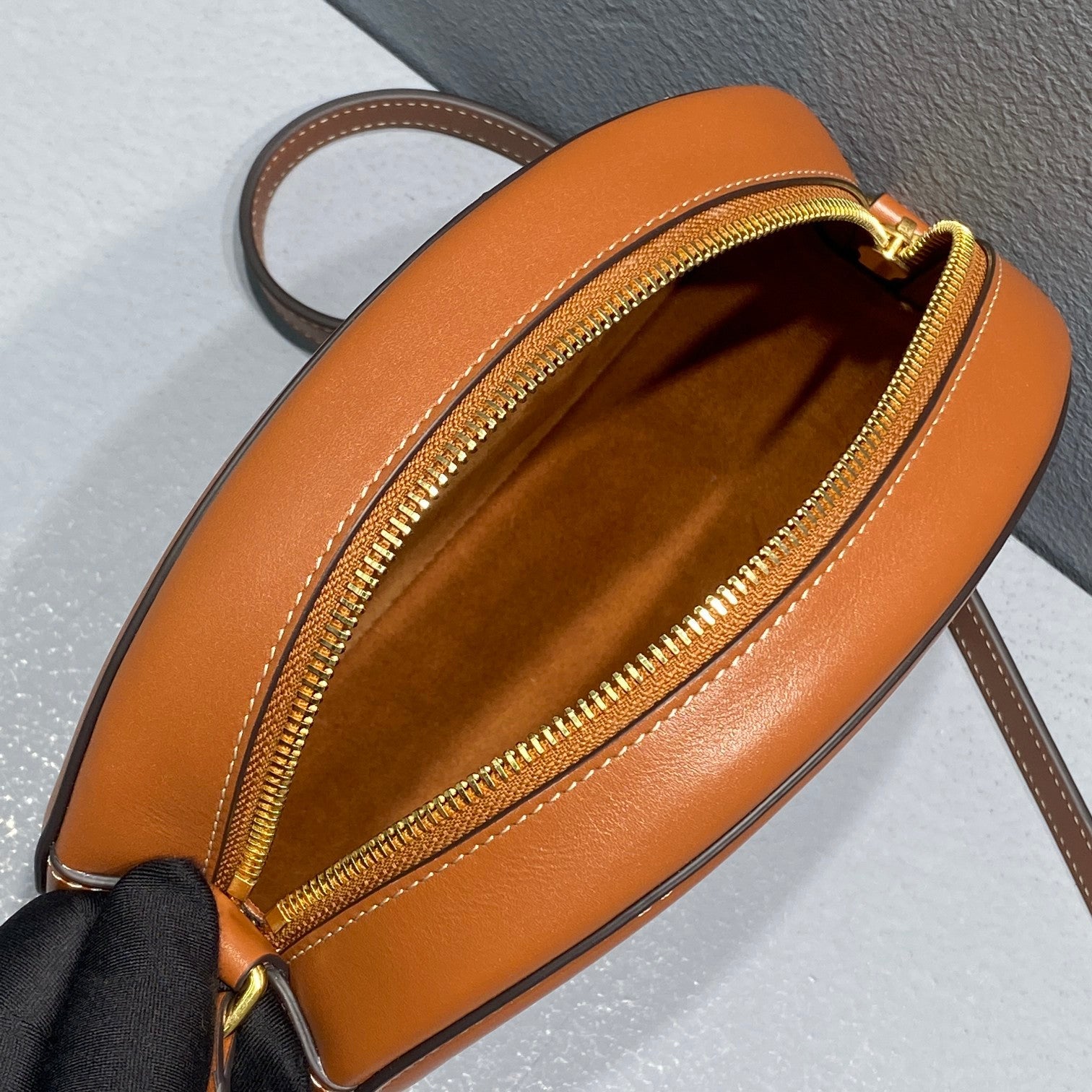 GLAMI Oval Bag Cuir Triomphe Brown For Women 8in/20cm 198603DXC.04LU