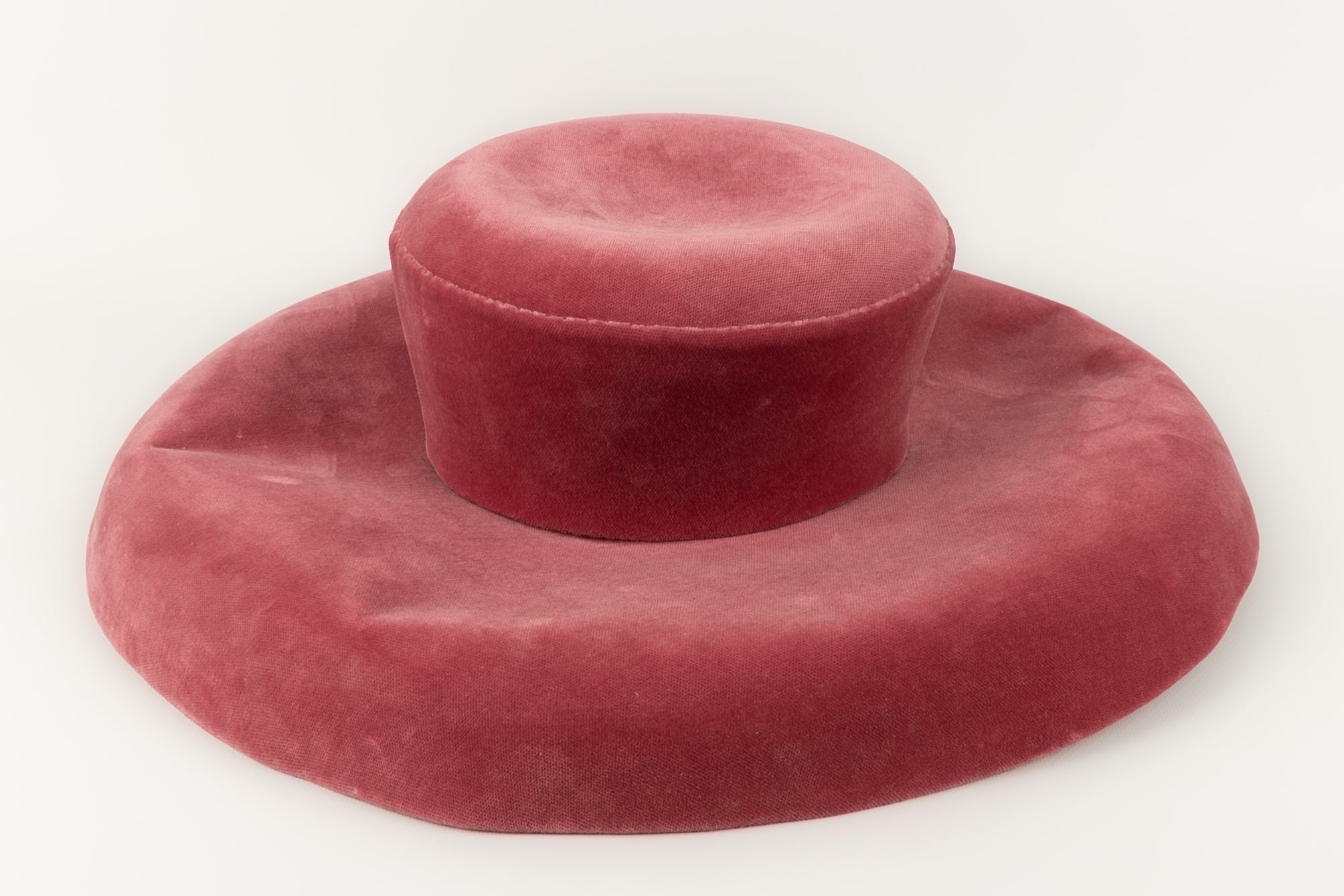 Imposant chapeau en velours rose Marie MerciÃƒÆ’Ã‚Â©