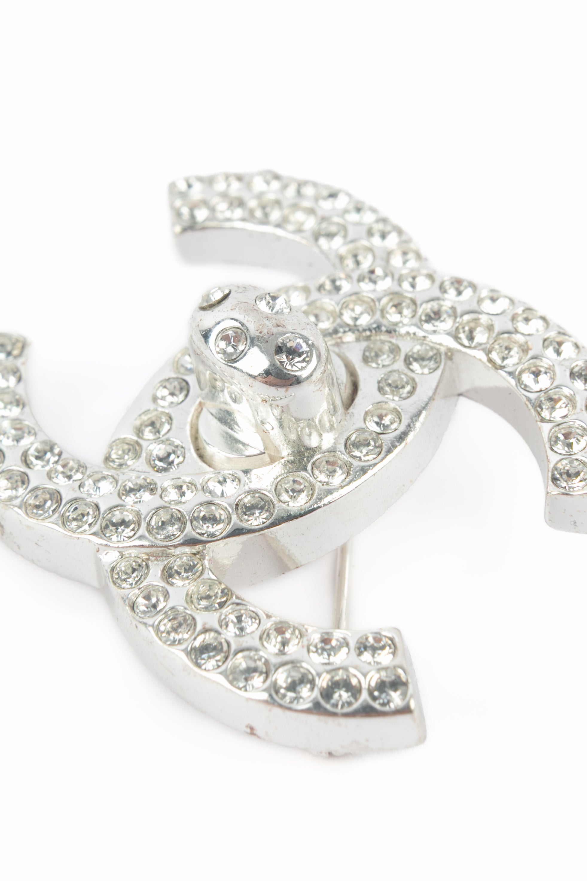 Broche tourniquet Chanel 1997