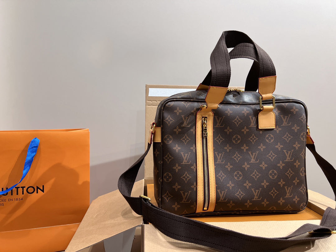 EN - Luxury Bags LUV 772