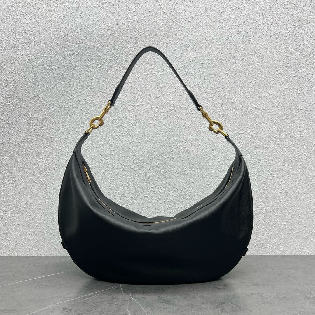 CE Medium Leandre Bag In Supple Black For Women 14in/35cm 197263DV7.38NO